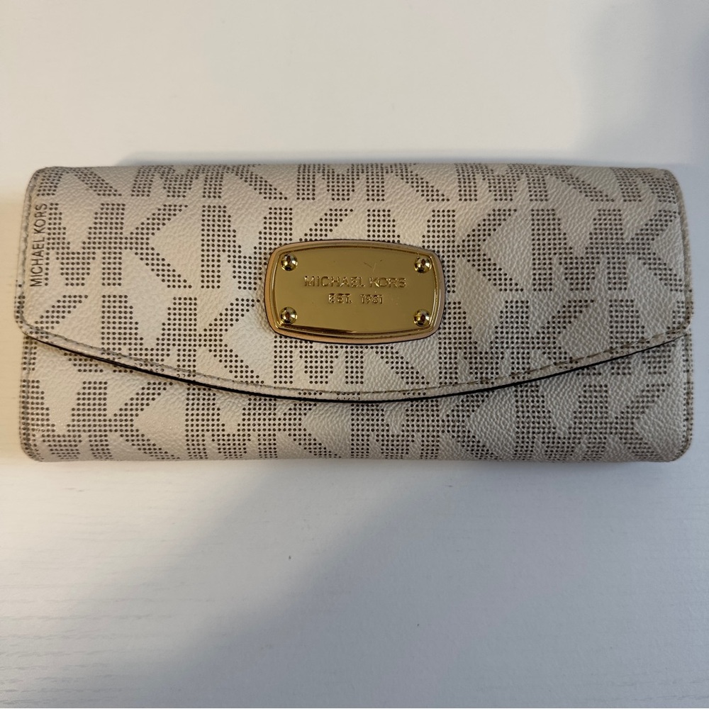 Michael Kors Jet Set Tri fold Travel Leather Wallet